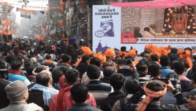 Photo of दिल्ली में राम मंदिर की प्राण प्रतिष्ठा का जश्न, भक्ति के रंग में नजर आए लोग