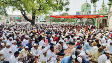 Photo of इंदौर में धूमधाम से मनी ईद, शहर काजी ने कहा- युवा नशे से दूर रहे