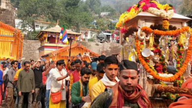 Photo of बाबा केदार चले अपने धाम: दूसरे पड़ाव के लिए किया डोली ने प्रस्थान